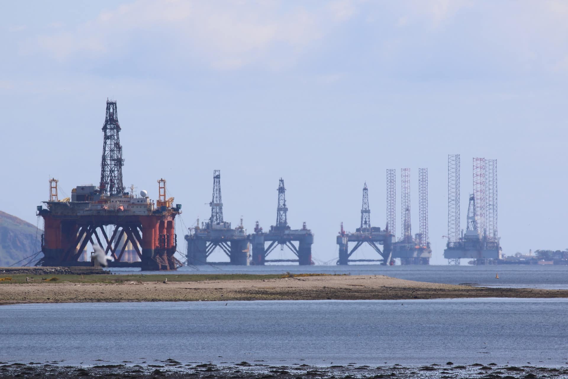 Mengecat Oil Rig Proyek Migas Bernilai Triliunan? Jangan Jalan Tanpa Asuransi ...